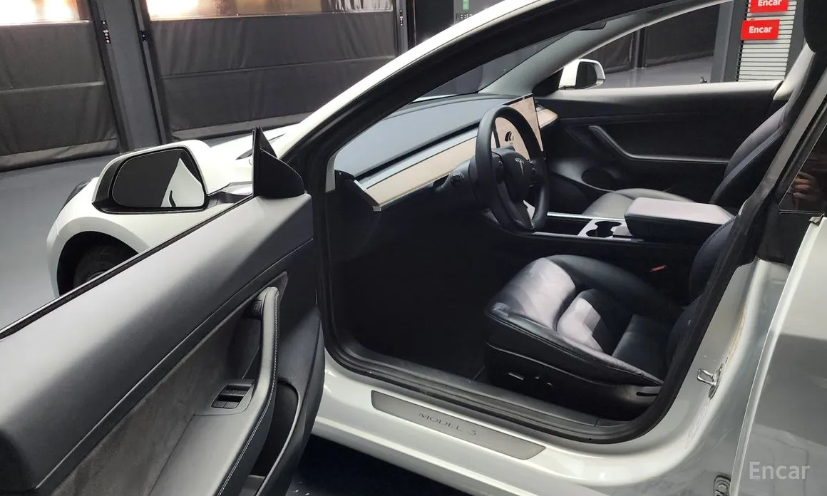 Фото 10 - Tesla Model 3