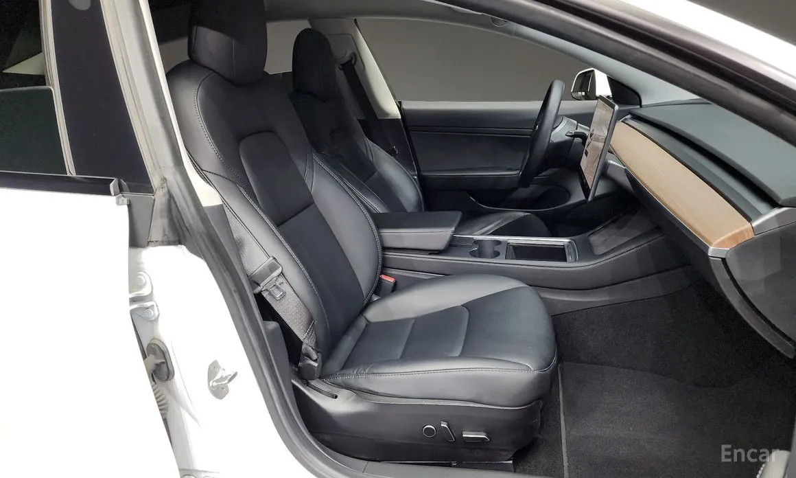 Фото 11 - Tesla Model 3