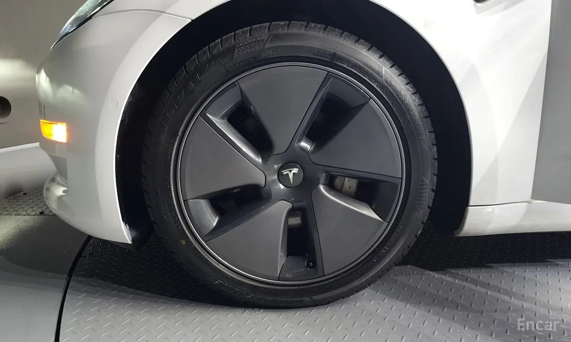 Фото 5 - Tesla Model 3