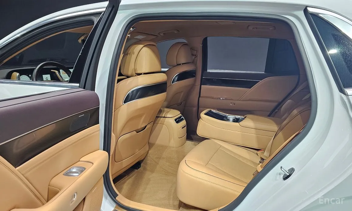 Фото 12 - Genesis G90