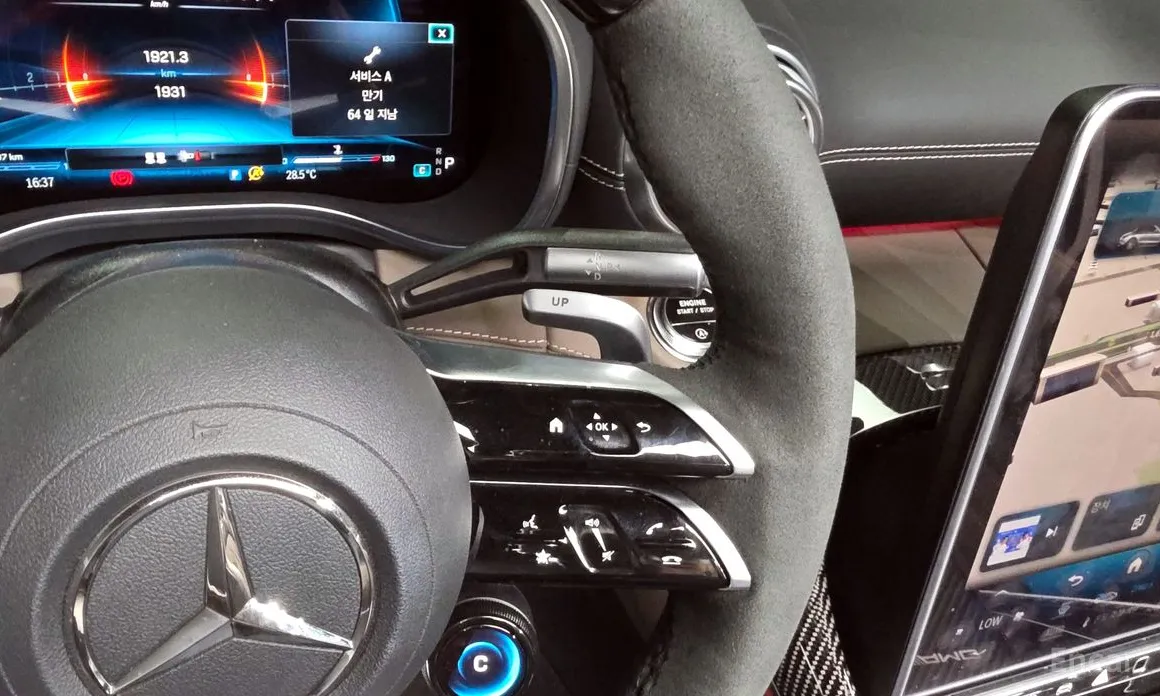 Фото 9 - Mercedes-Benz SL-Class