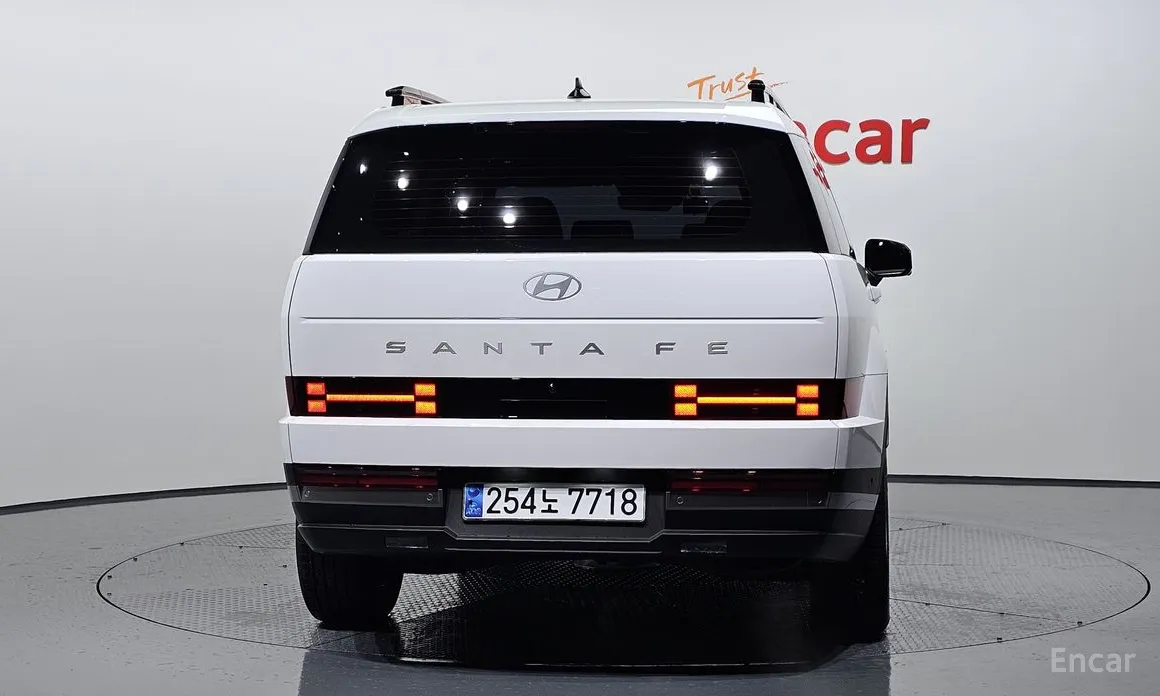 Фото 4 - Hyundai Santa Fe