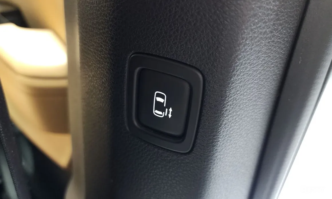 Photo 18 - Kia Carnival