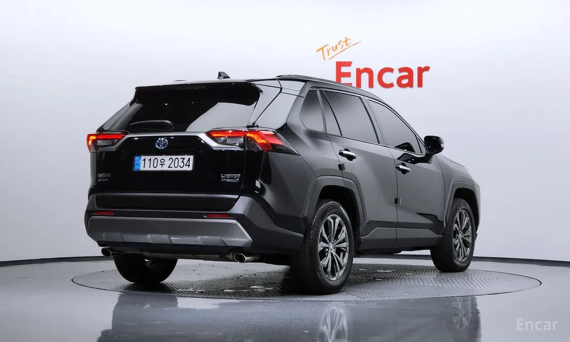 Фото 2 - Toyota RAV4