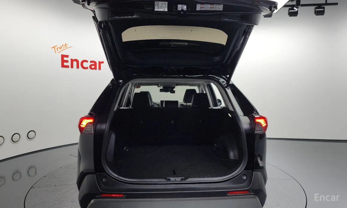 Фото 20 - Toyota RAV4