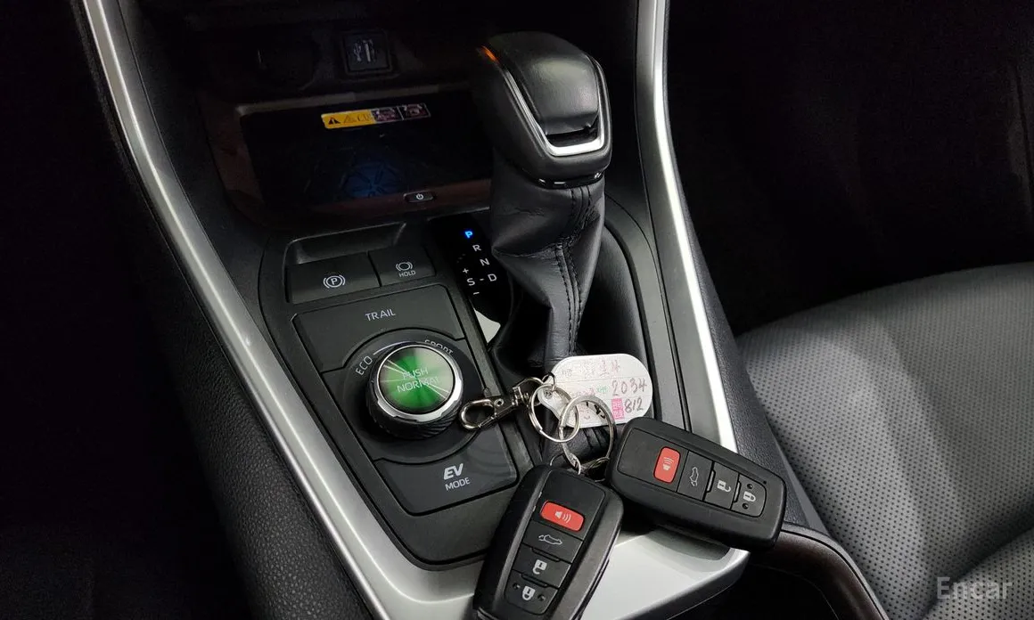 Фото 9 - Toyota RAV4