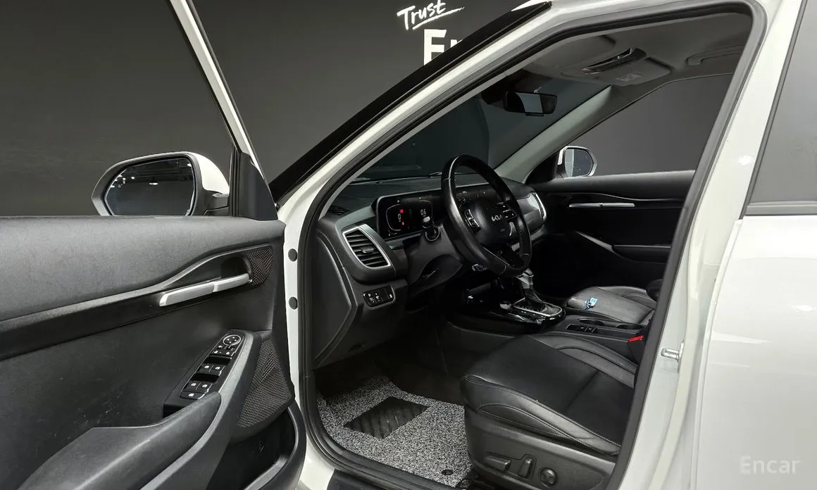 Фото 11 - Kia Seltos