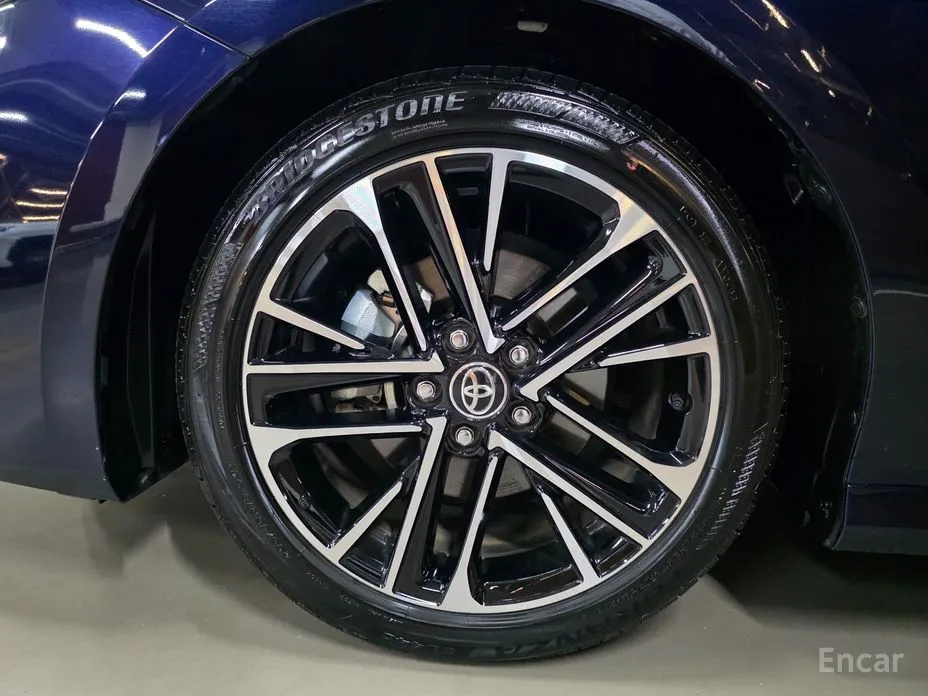 Фото 5 - Toyota Camry