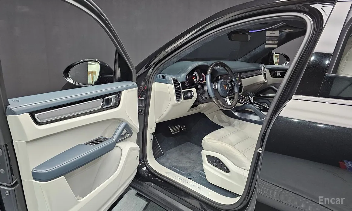 Фото 10 - Porsche Cayenne