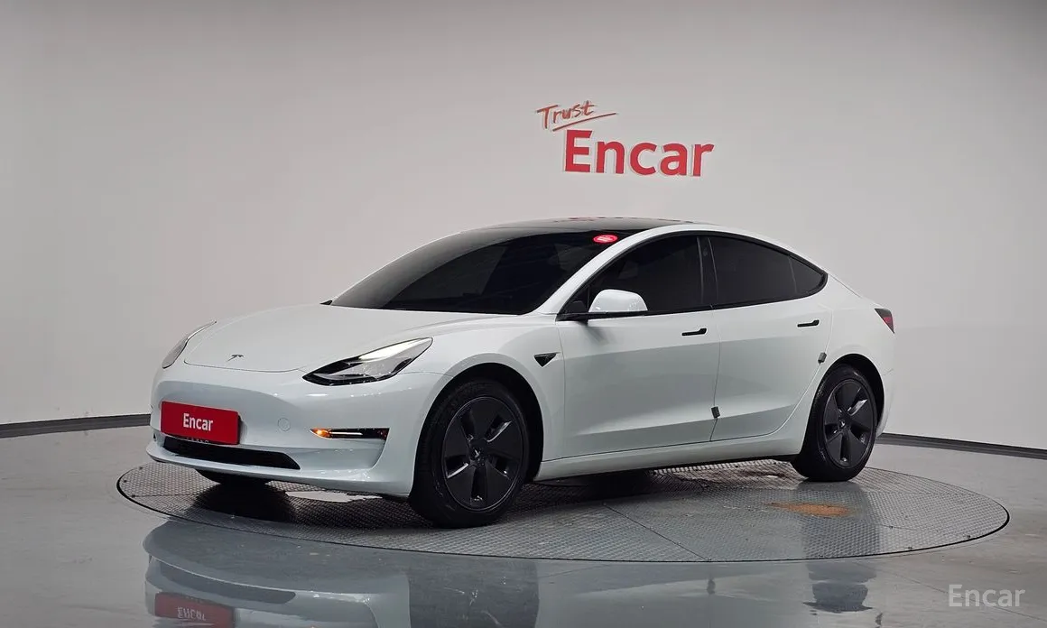 Фото 1 - Tesla Model 3