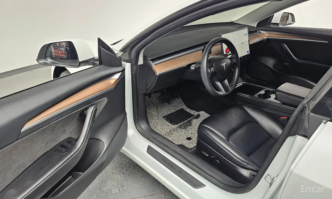 Фото 11 - Tesla Model 3