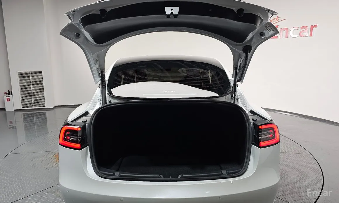 Фото 20 - Tesla Model 3