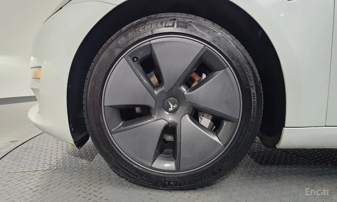 Фото 5 - Tesla Model 3