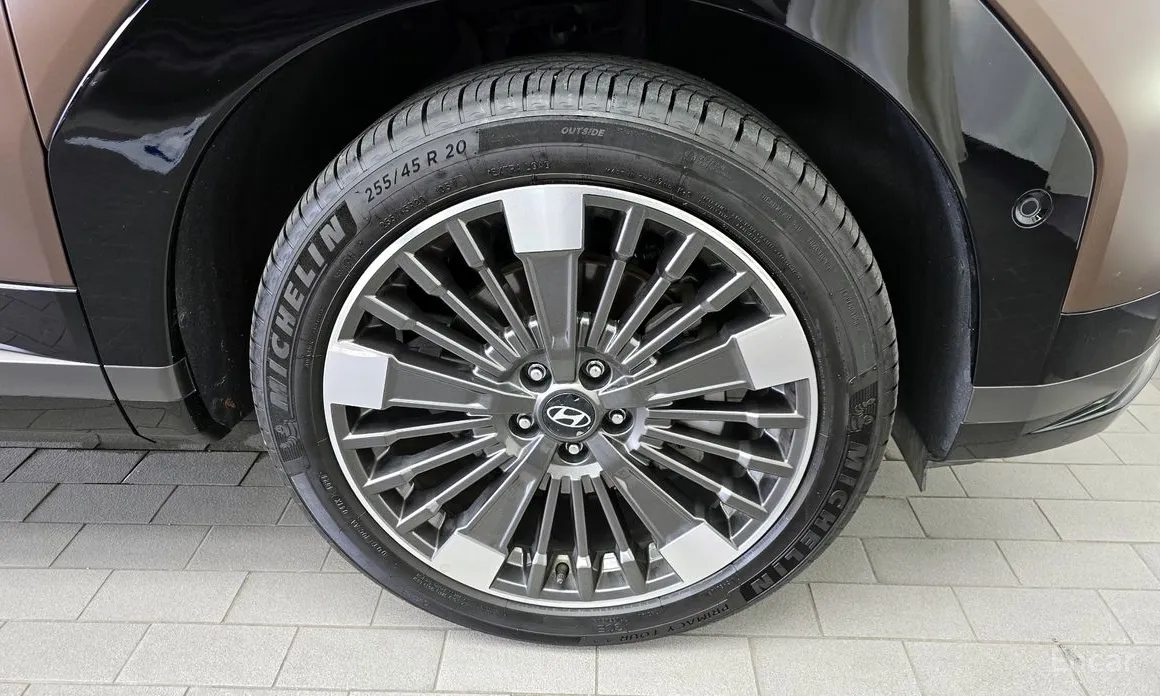 Фото 5 - Hyundai Santa Fe