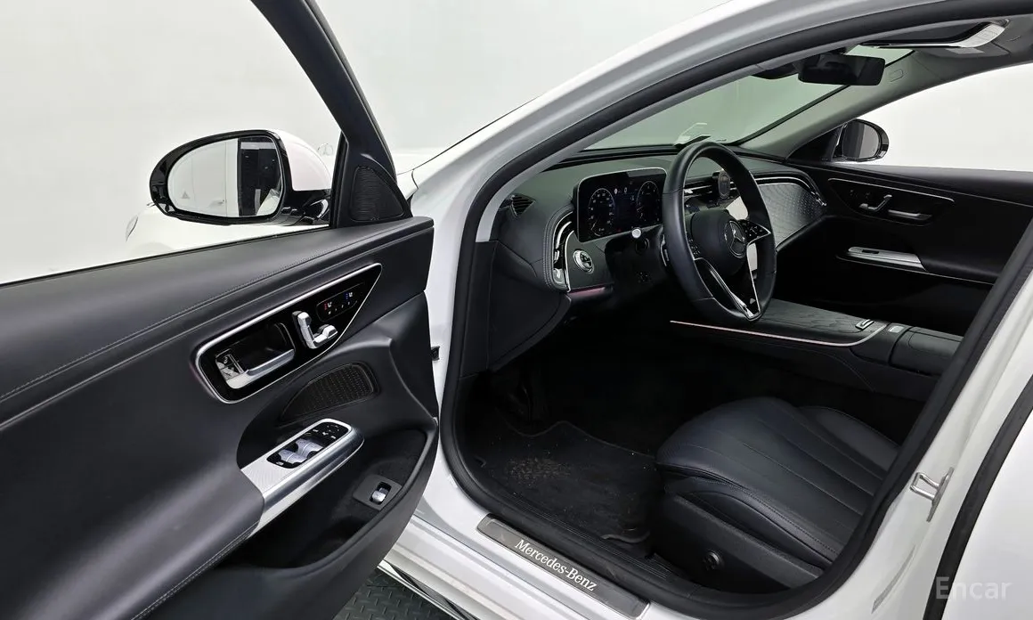 Фото 11 - Mercedes-Benz E-Class