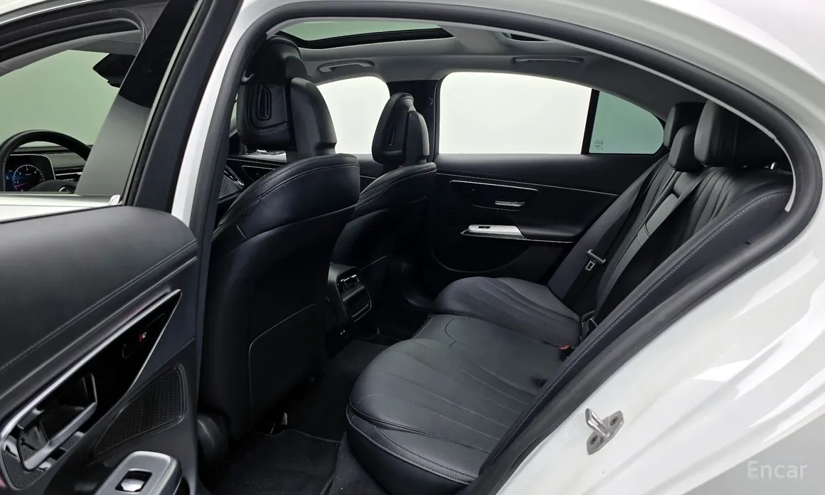 Фото 12 - Mercedes-Benz E-Class