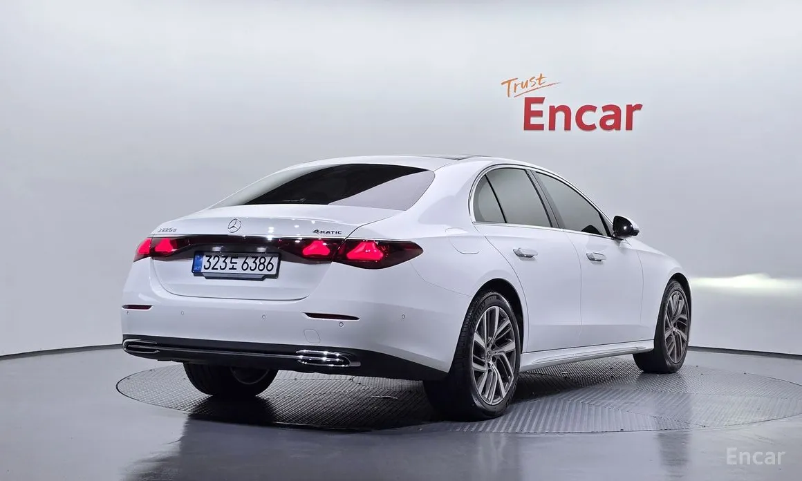 Фото 2 - Mercedes-Benz E-Class