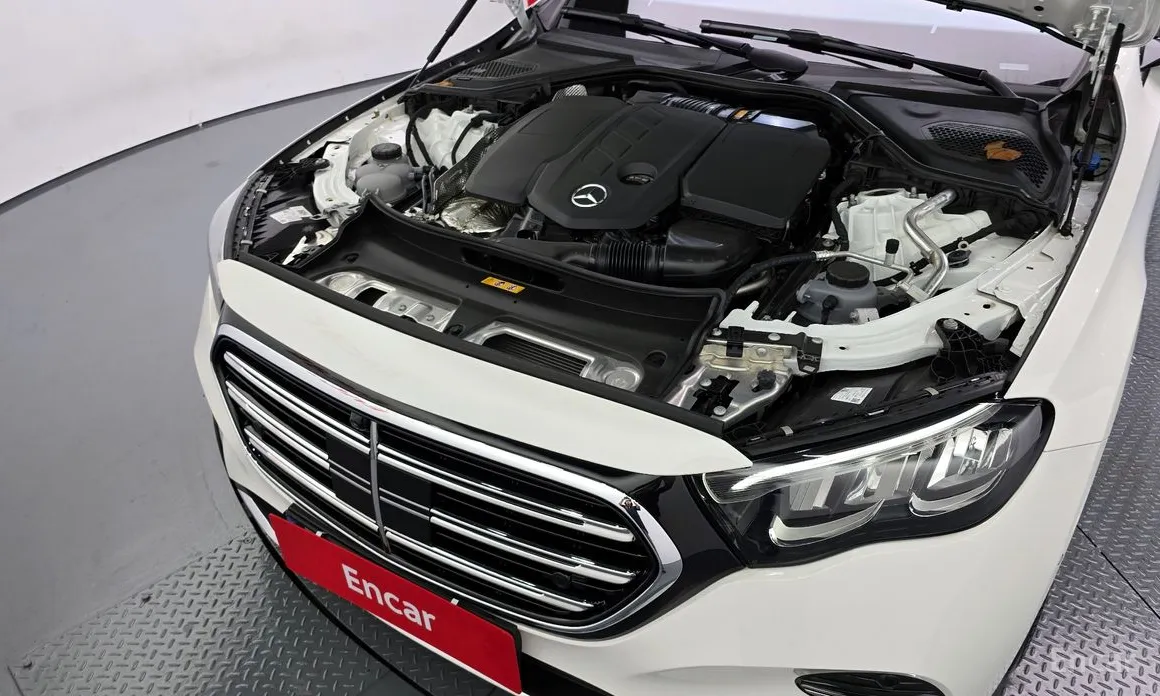 Фото 6 - Mercedes-Benz E-Class