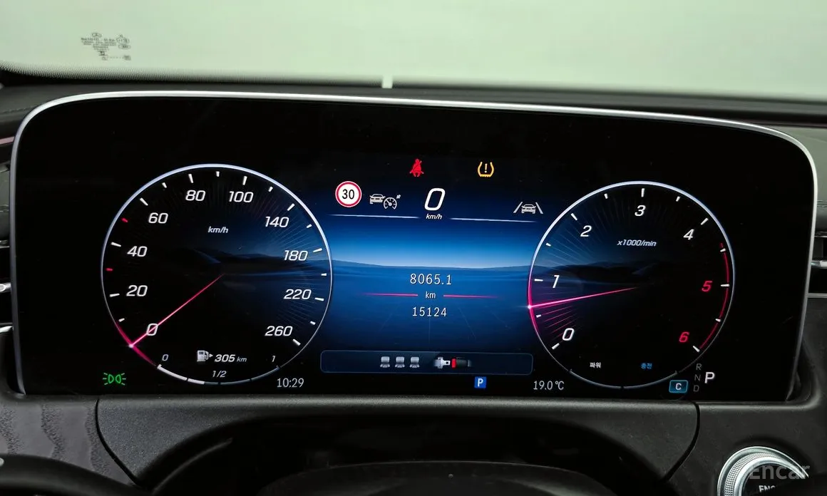 Фото 8 - Mercedes-Benz E-Class