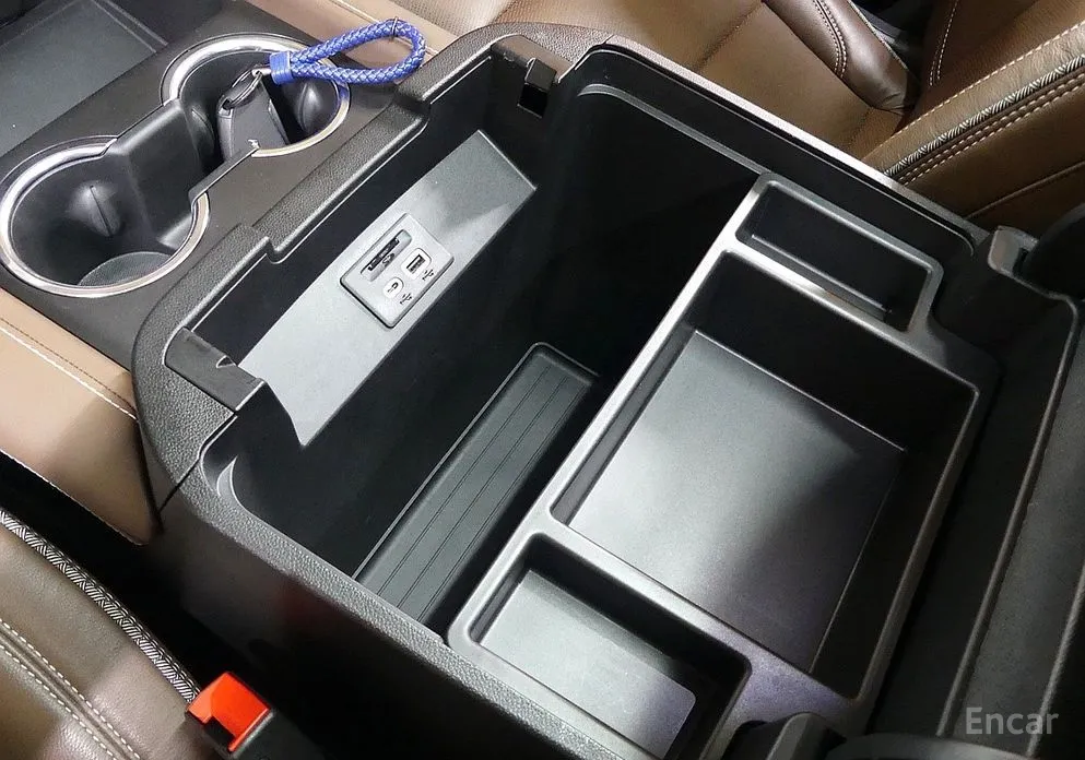 Фото 14 - Chevrolet Surburban