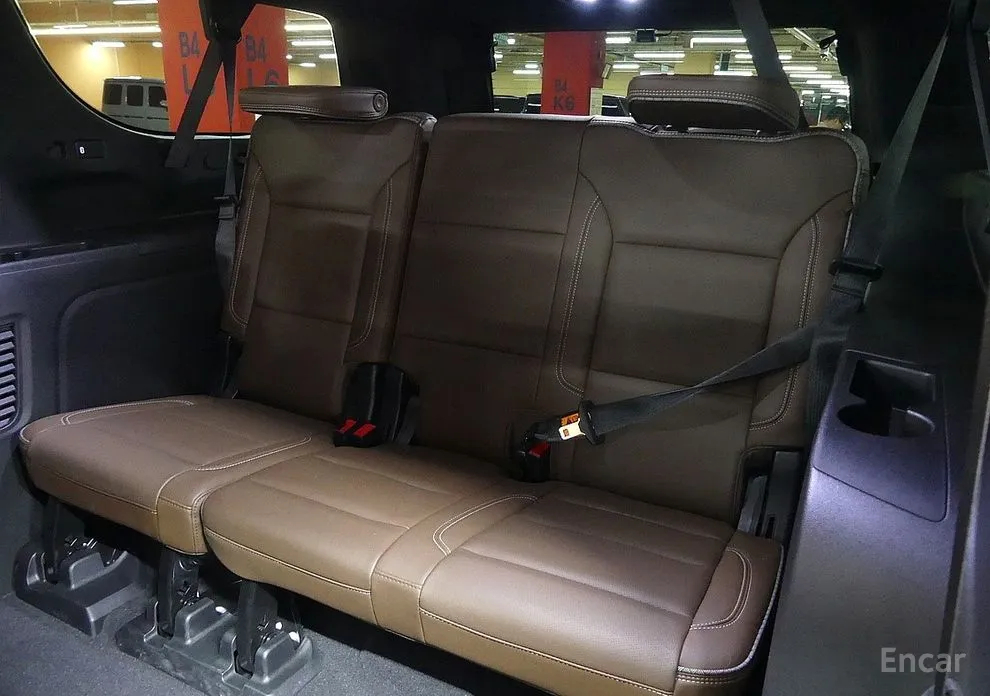 Фото 17 - Chevrolet Surburban