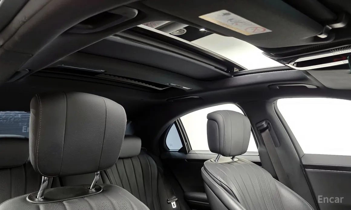 Фото 17 - Mercedes-Benz S-Class