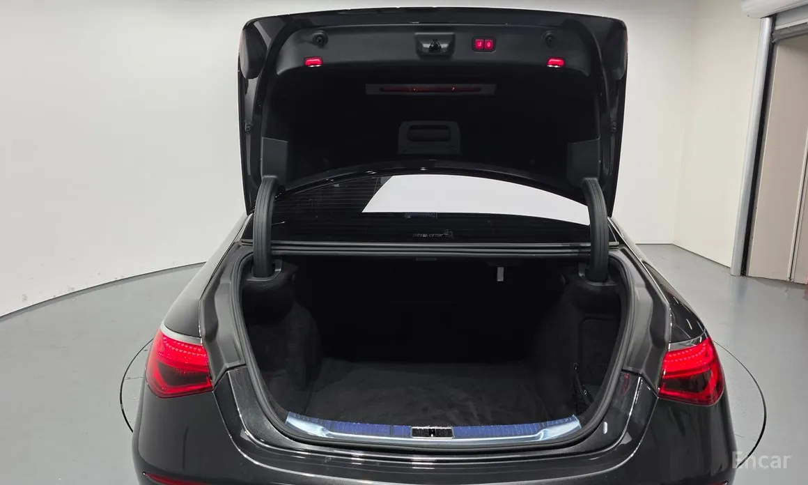 Фото 20 - Mercedes-Benz S-Class