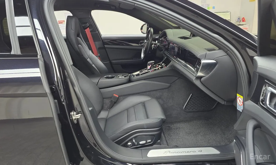 Фото 11 - Porsche Panamera