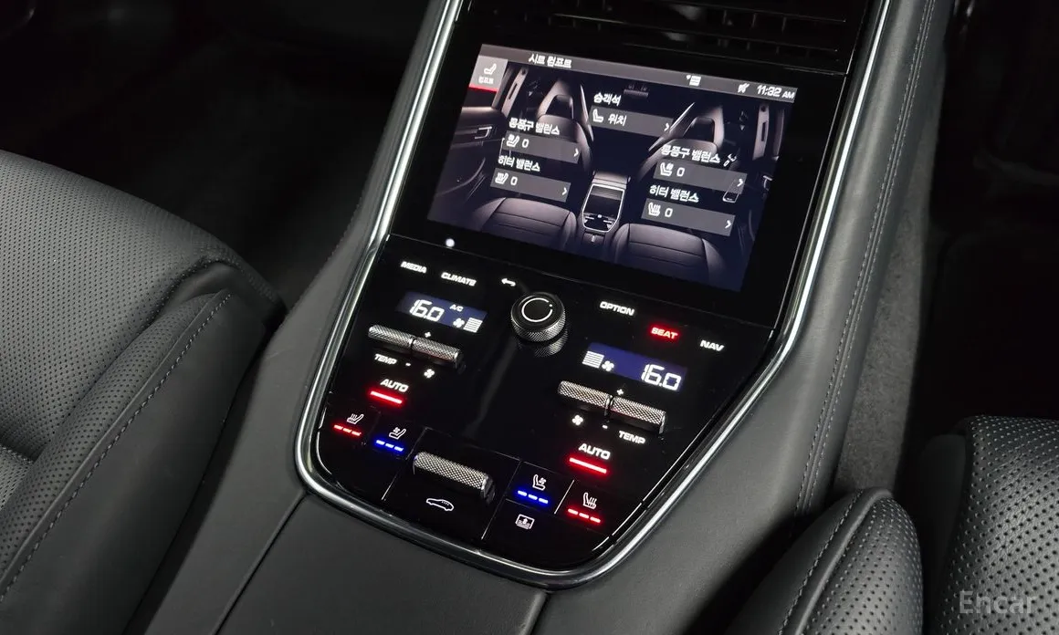 Фото 18 - Porsche Panamera