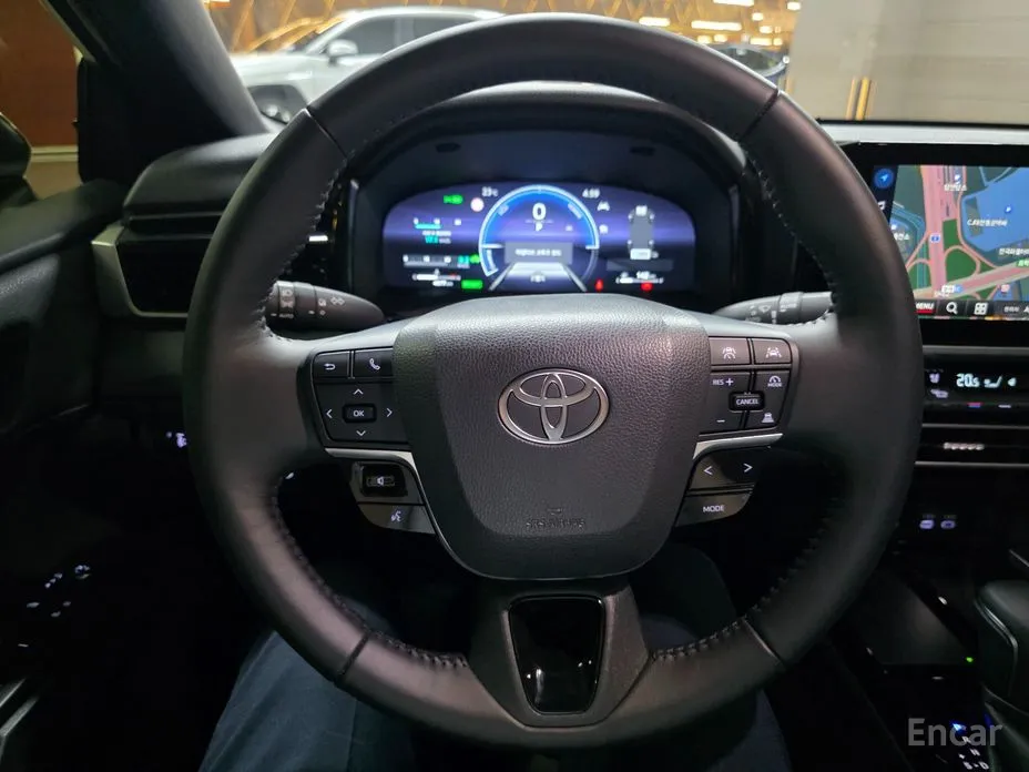 Фото 12 - Toyota Camry