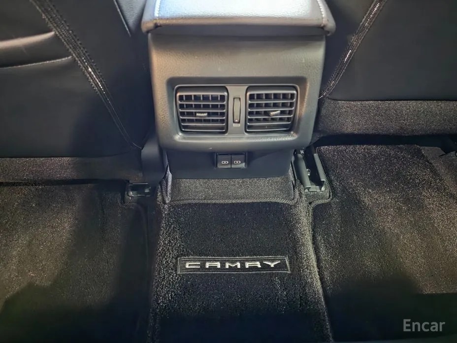 Фото 18 - Toyota Camry