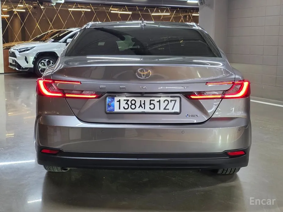 Фото 4 - Toyota Camry