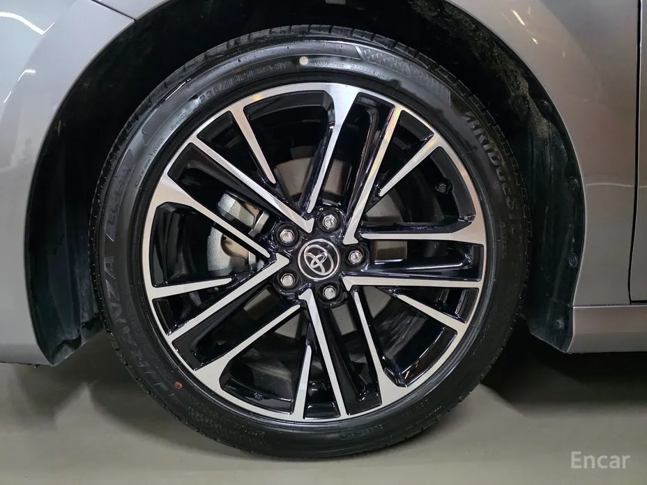 Фото 5 - Toyota Camry