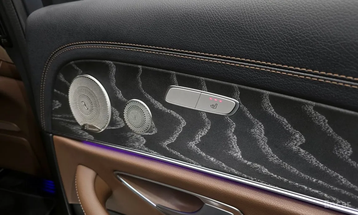 Фото 17 - Mercedes-Benz E-Class