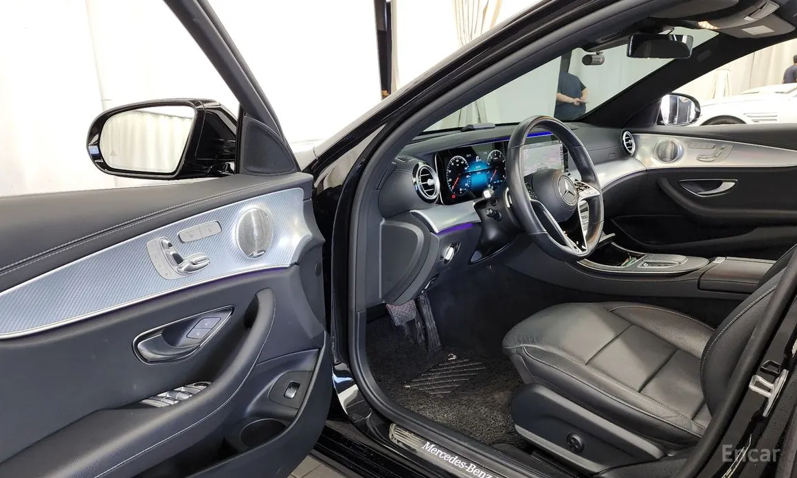 Фото 10 - Mercedes-Benz E-Class