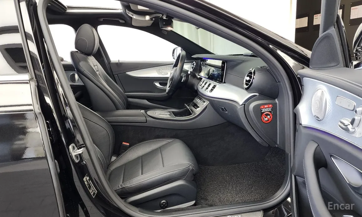 Фото 11 - Mercedes-Benz E-Class