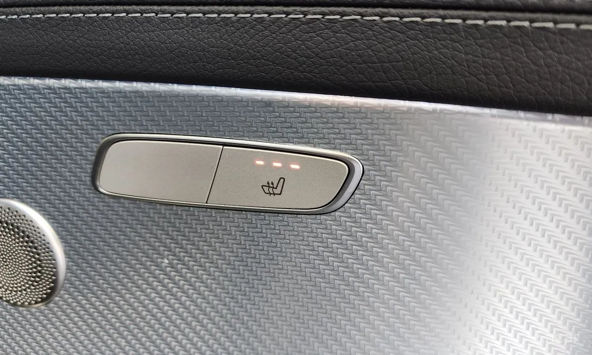 Фото 19 - Mercedes-Benz E-Class