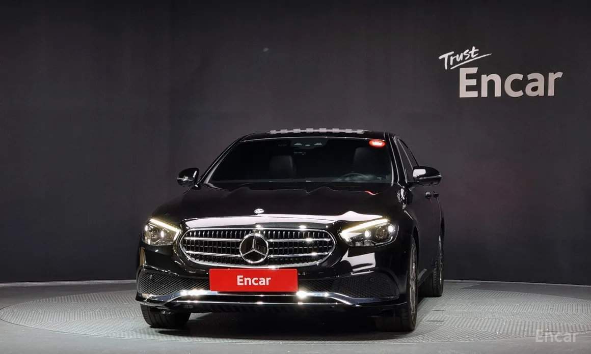 Фото 3 - Mercedes-Benz E-Class