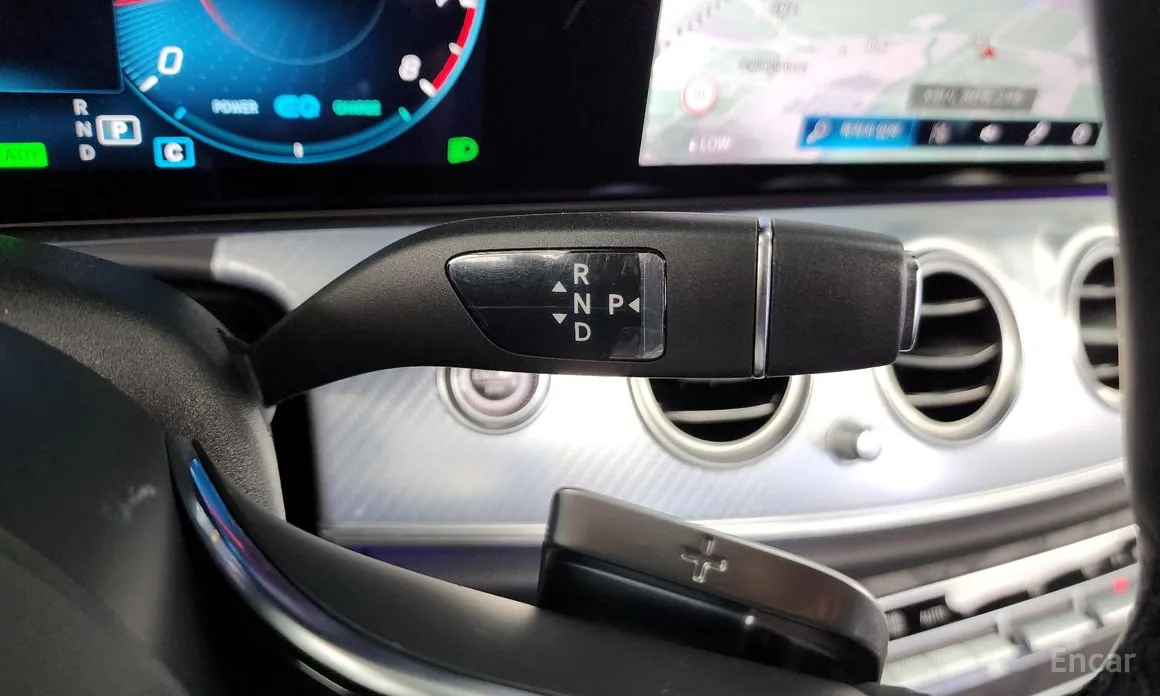 Фото 9 - Mercedes-Benz E-Class