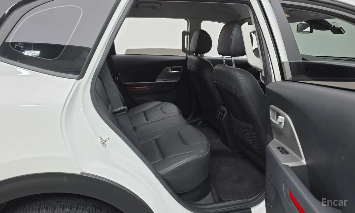 Фото 12 - Kia Niro