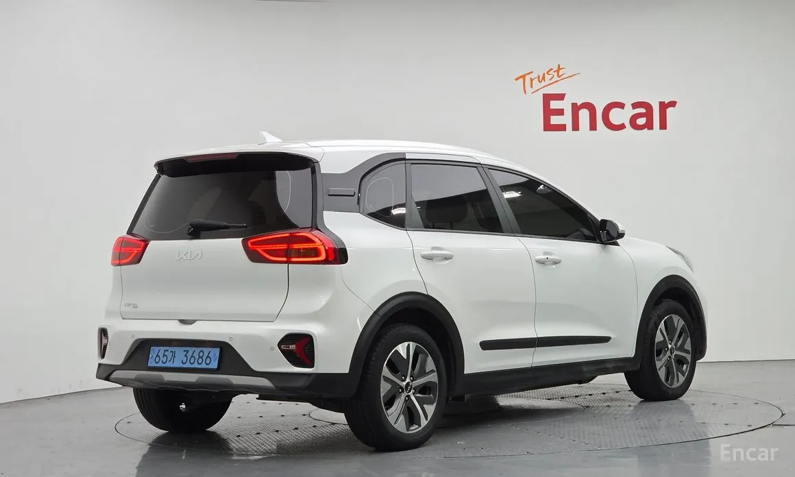 Фото 2 - Kia Niro