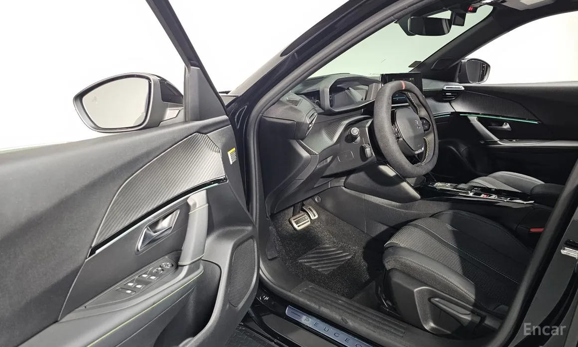 Фото 11 - Peugeot 2008