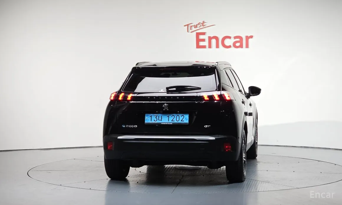 Фото 4 - Peugeot 2008