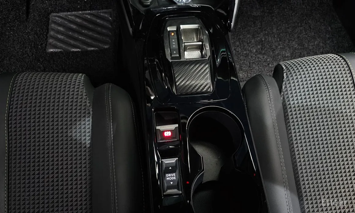 Фото 9 - Peugeot 2008