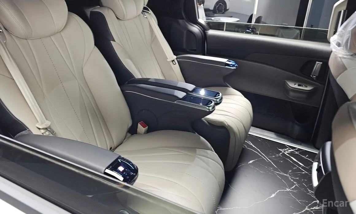 Фото 12 - Kia Carnival