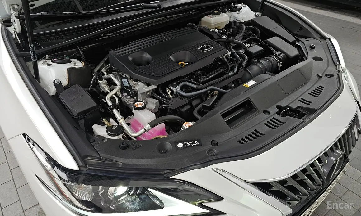 Фото 6 - Lexus ES