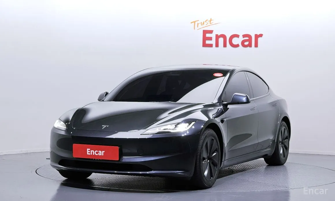 Фото 1 - Tesla Model 3