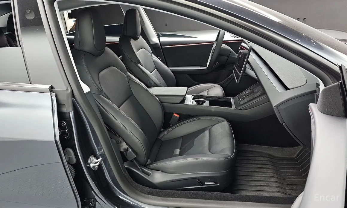 Фото 10 - Tesla Model 3