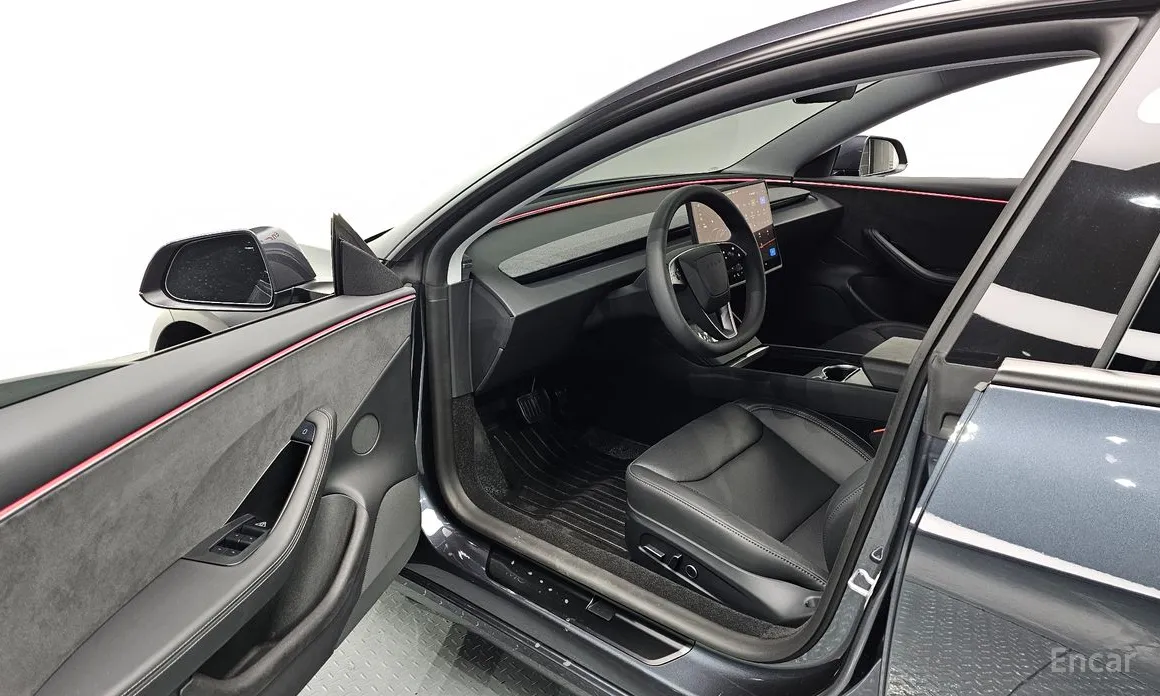 Фото 11 - Tesla Model 3