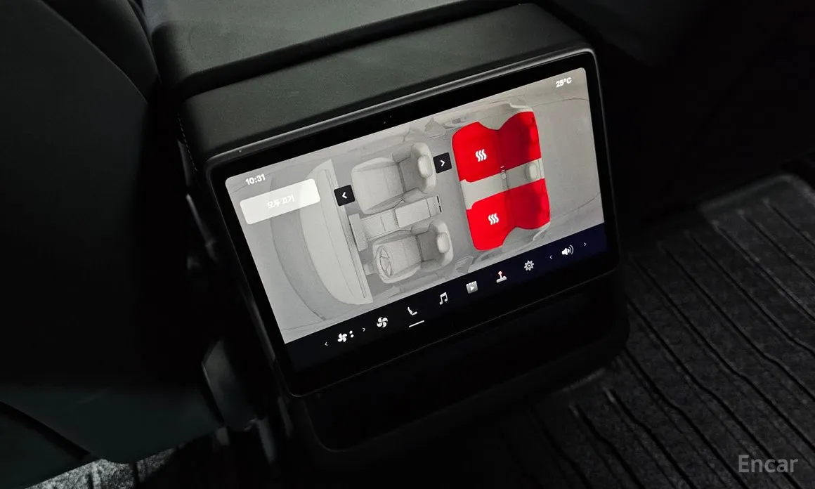 Фото 18 - Tesla Model 3